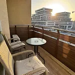 Warm And Stylish At Coresi Apartment *