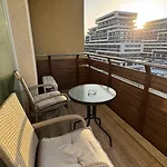 Warm And Stylish At Coresi Apartment *