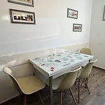 Apartment Warm And Stylish At Coresi