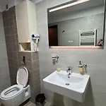 Apartment Warm And Stylish At Coresi