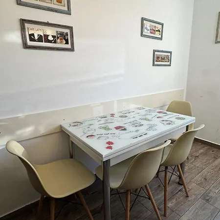 Apartment Warm And Stylish At Coresi