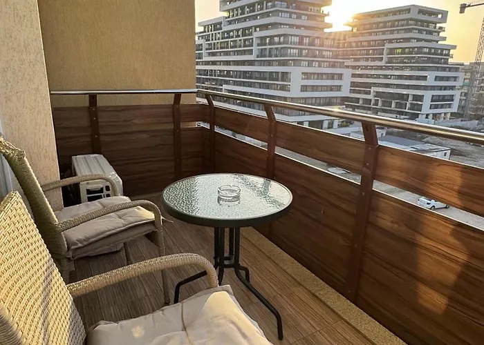 Warm And Stylish At Coresi 公寓