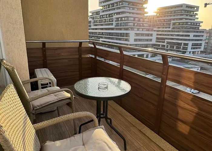 Warm And Stylish At Coresi 公寓 *