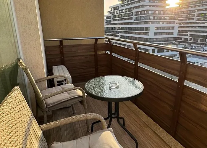 Warm And Stylish At Coresi 公寓 *